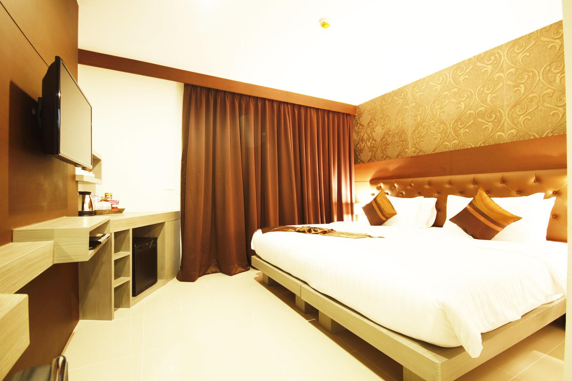 Hemingways Silk Hotel Patong Dış mekan fotoğraf