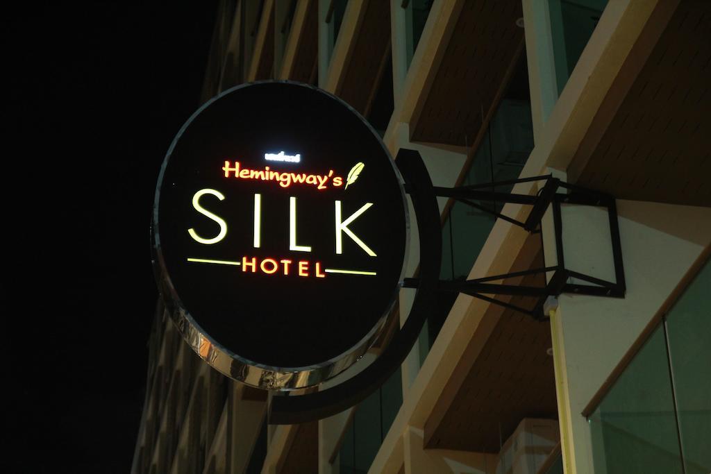 Hemingways Silk Hotel Patong Dış mekan fotoğraf